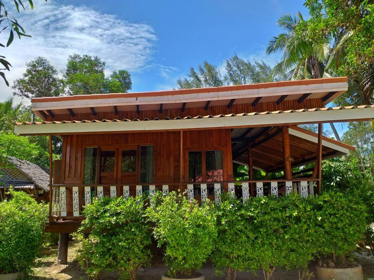 The Ford Sunset Beach Resort Wok Tum Exterior photo